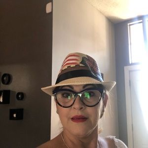 Meet your Posher, Teresa